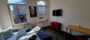 Roter Faden Designer Apartment in der City für 6 Personen, Privatparkplatz kostenlos, Küche, Essbereich